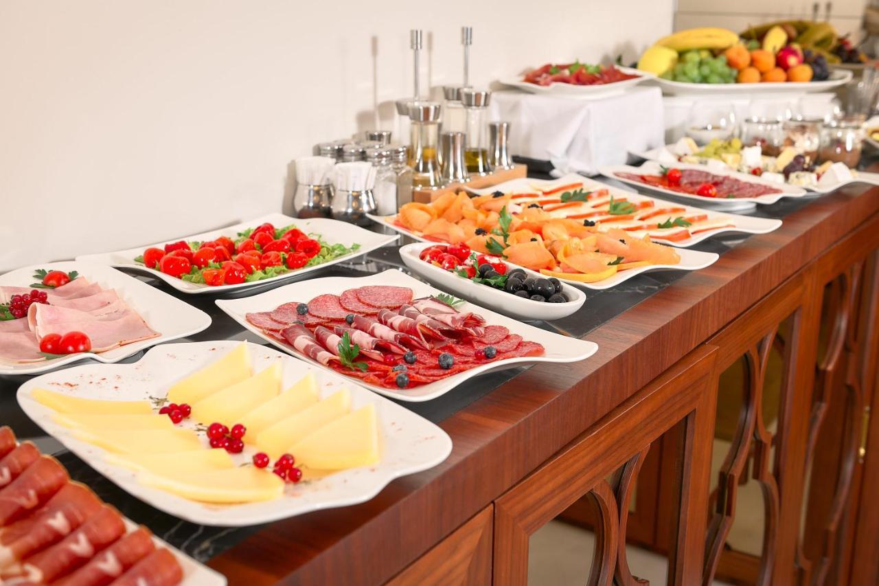 Hotel Villa Harmony Split Bagian luar foto